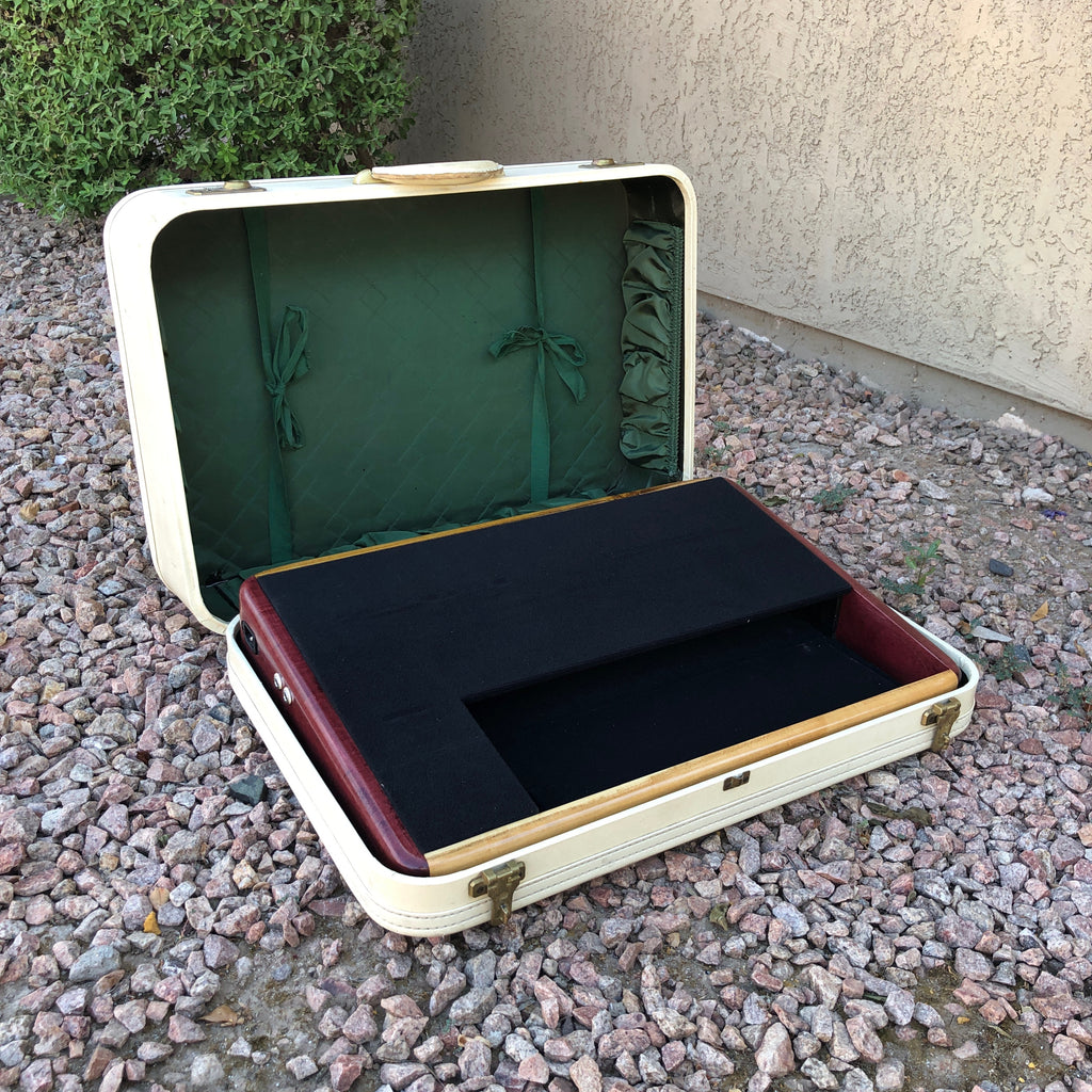 pedal case Custom Suitcase Pedalboard – Moon Custom Cabinetry